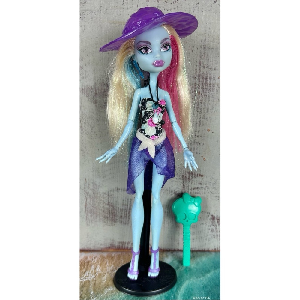 Monster High Abbey Bominable Skull Shores Doll